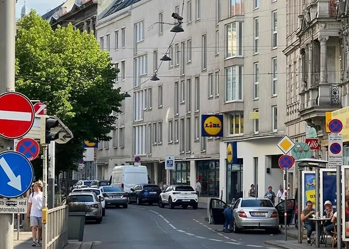 City&more-10! Charmantes Mit Altbauflair! *